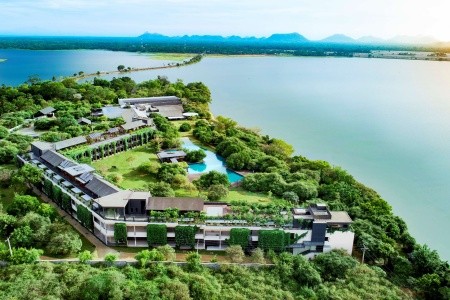 Doubletree By Hilton Weerawila Rajawarna Resort